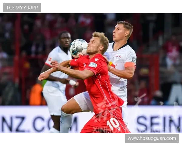 [德甲]布特勒逼抢再射门 奥尔班门前送乌龙.